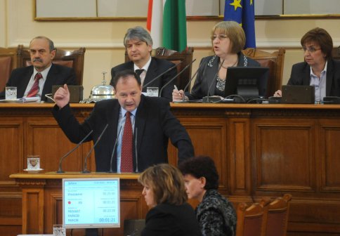 Михаил Миков