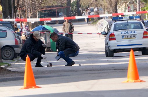 Отцепиха улица във Варна за проверка съмнителен предмет върху автомобил!