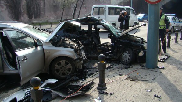 Тройна катастрофа в центъра на Пловдив