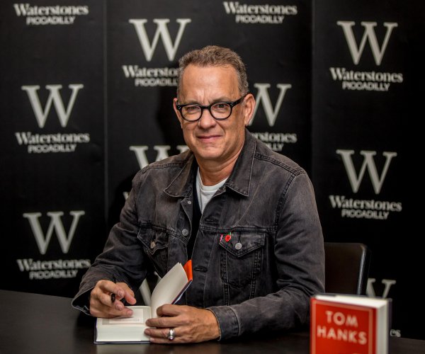 Том Ханкс представи новата си книга "Uncommon type" в Лондон
