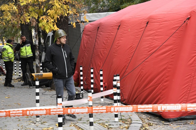 Спряха движението около Военна академия заради бомба