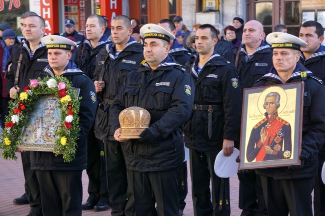  Варна чества Никулден с военен ритуал и молебен за здравето на моряците