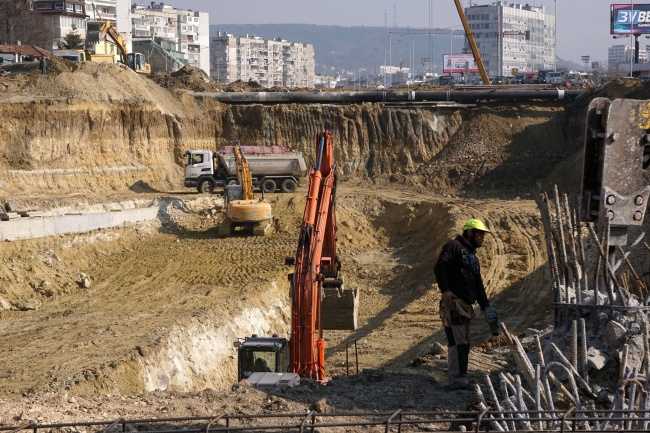  Затвориха ключово кръстовище във Варна за генерален ремонт