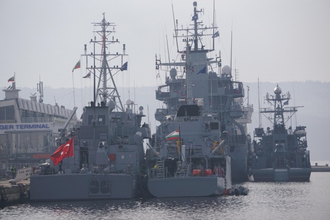  Кораби на НАТО акостираха във Варна