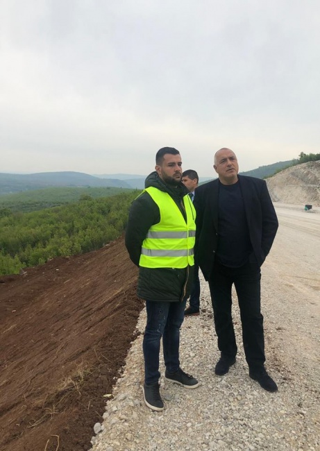 Борисов провери изграждането на отсечката между Ябланица и Боаза на АМ „Хемус“