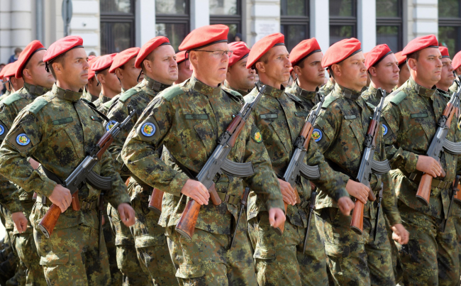 Традиционният Гергьовденски парад на въоръжените сили се проведе в София