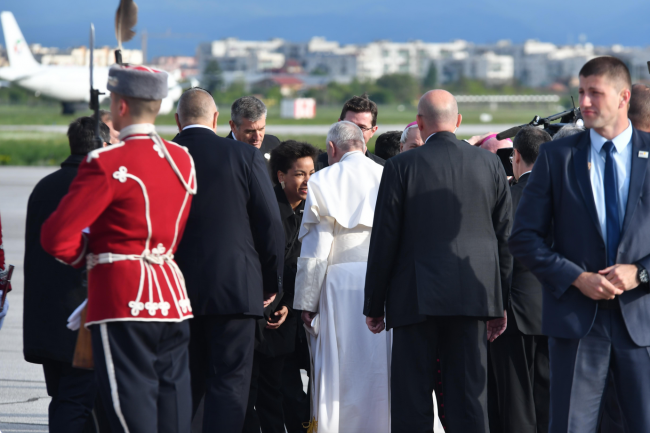 Папа Франциск си тръгна от България 