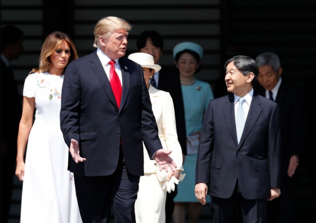 Тръмп стана първият чуждестранен лидер, срещнал се с новия император на Япония
