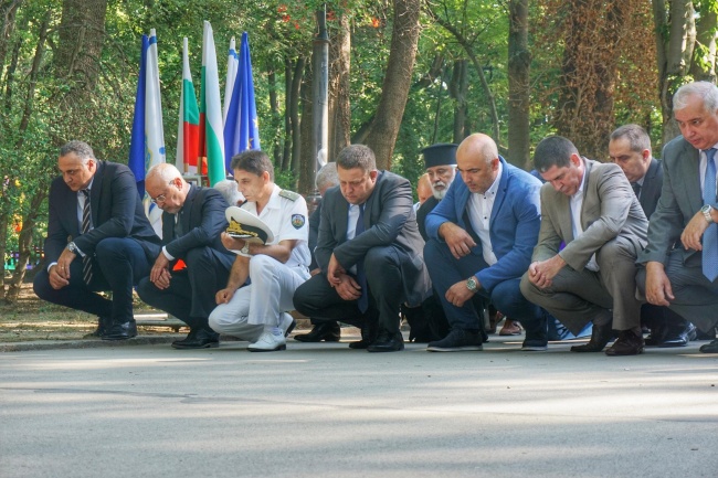  Варненци се поклониха пред делото на Апостола