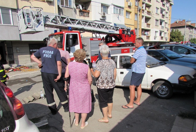 Възрастен мъж загина при пожар в дома си в Русе