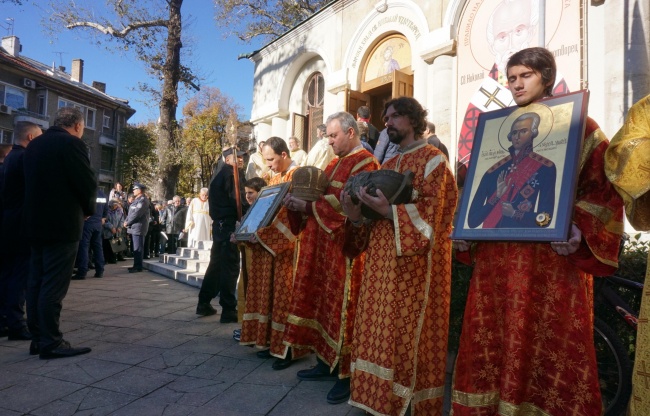 Морските хора във Варна празнуват Никулден