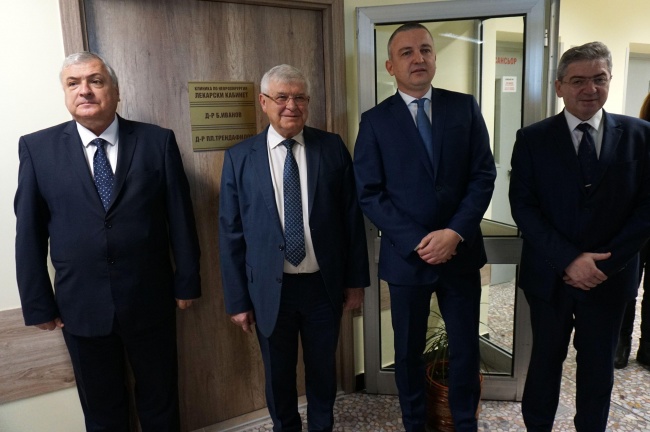 Министър Ананиев откри реновираната неврохирургия в УМБАЛ „Св. Марина“ - Варна