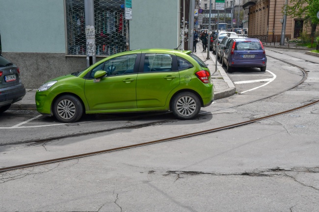 Паркирането в центъра на София се превърна в кошмар 