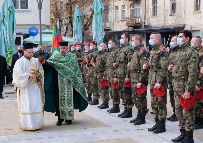 Не хвърлиха кръста в Благоевград