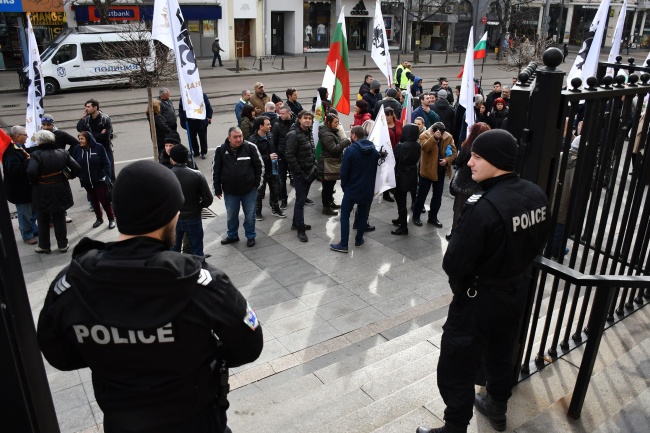 Партия ''Възраждане'' на протест срещу делото за отмяна на регистрацията