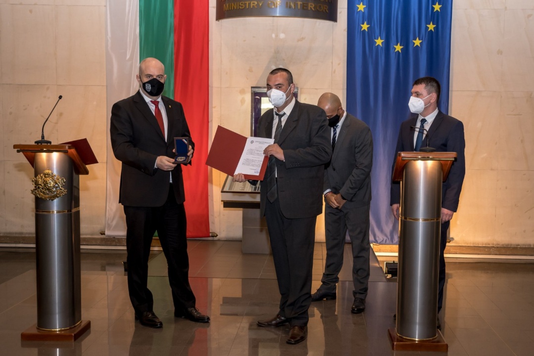 Иван Гешев награди магистрати и полицаи след съвещание на ръководствата на ПРБ и МВР