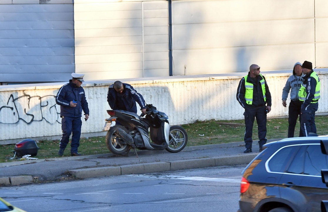 Моторист пострада тежко при катастрофа в центъра на София