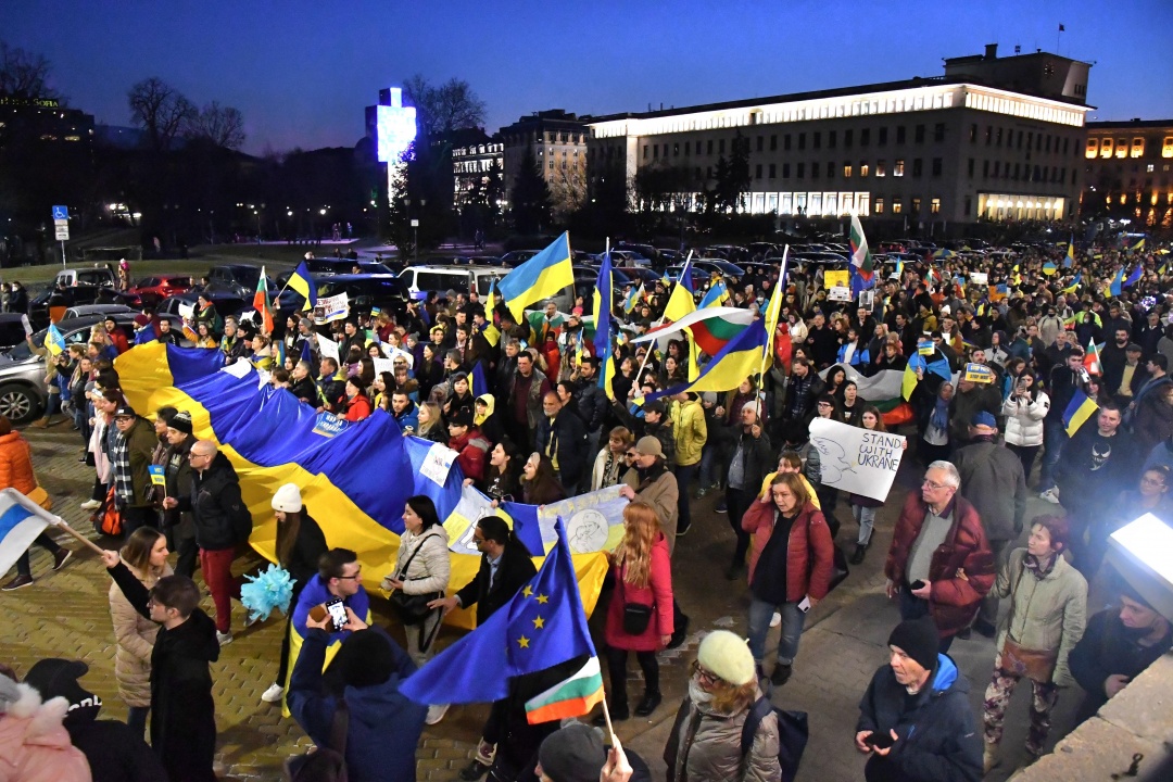 София с многохиляден антивоенен протест в подкрепа на Украйна