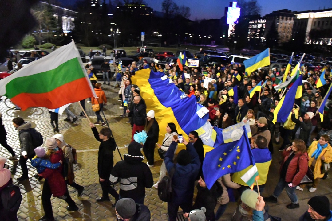 София с многохиляден антивоенен протест в подкрепа на Украйна