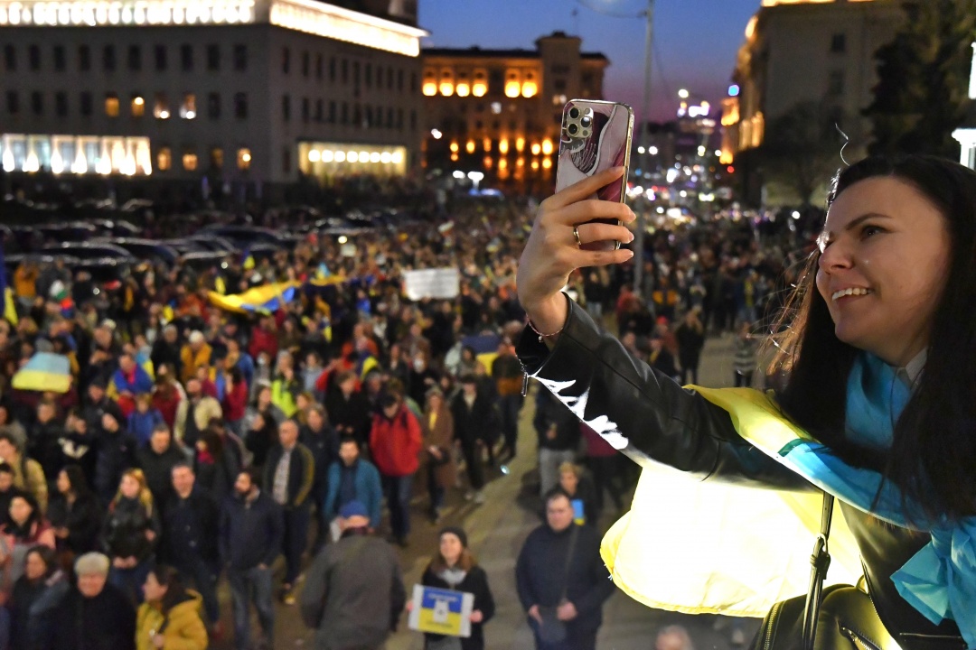 София с многохиляден антивоенен протест в подкрепа на Украйна