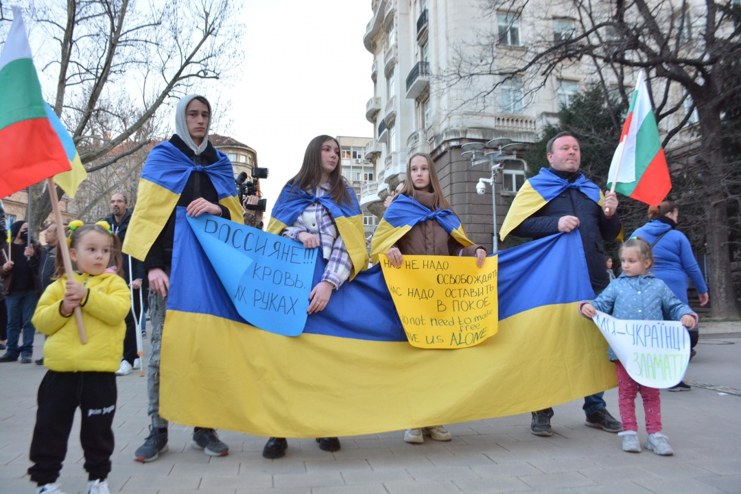 София с многохиляден антивоенен протест в подкрепа на Украйна