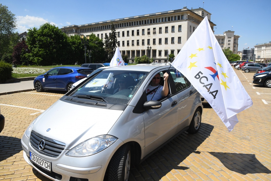 Протестиращи с автошествие по столичните улици