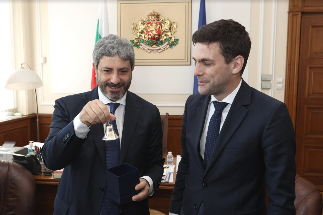 Никола Минчев разговаря с председателя на Камарата на депутатите на Италия