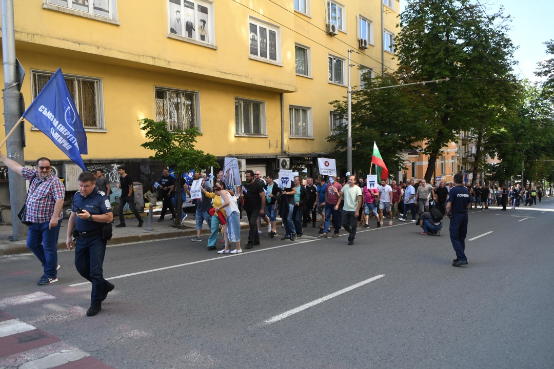 Служители на ''Топлофикация София'' излязоха на протест за по-високи заплати