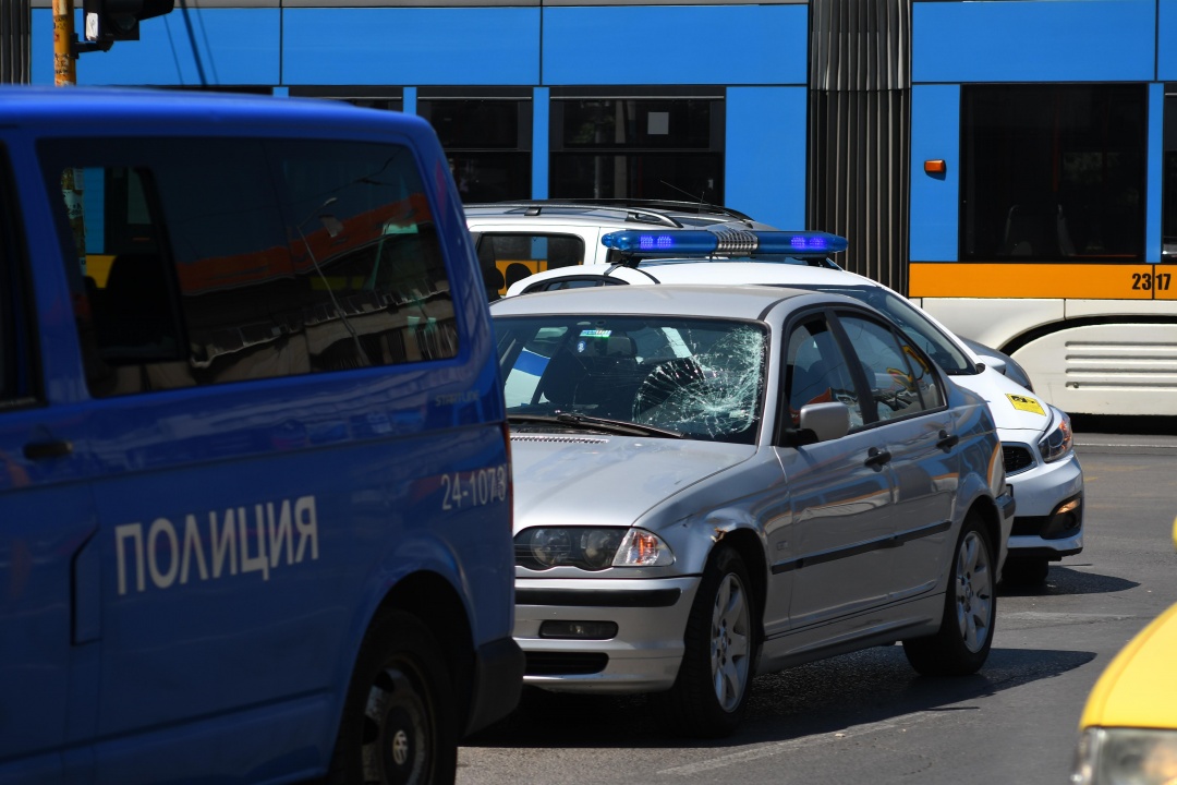 Полицай блъсна прокурор в центъра на София