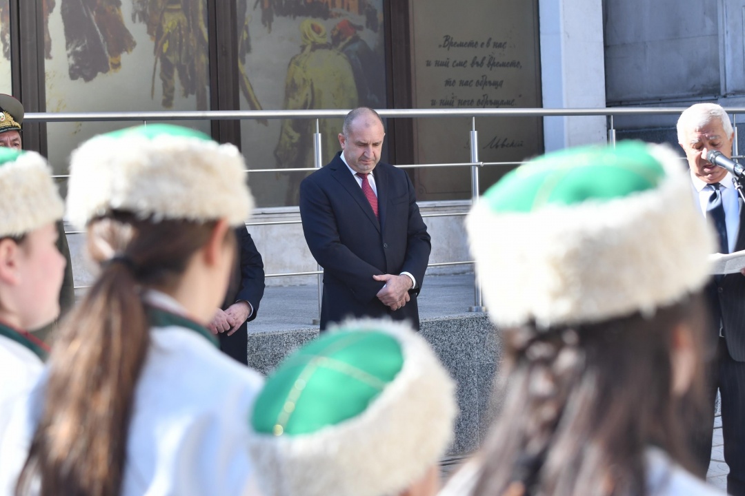 Президентът Радев откри мултимедийна експозиция „Изповедта на Апостола“