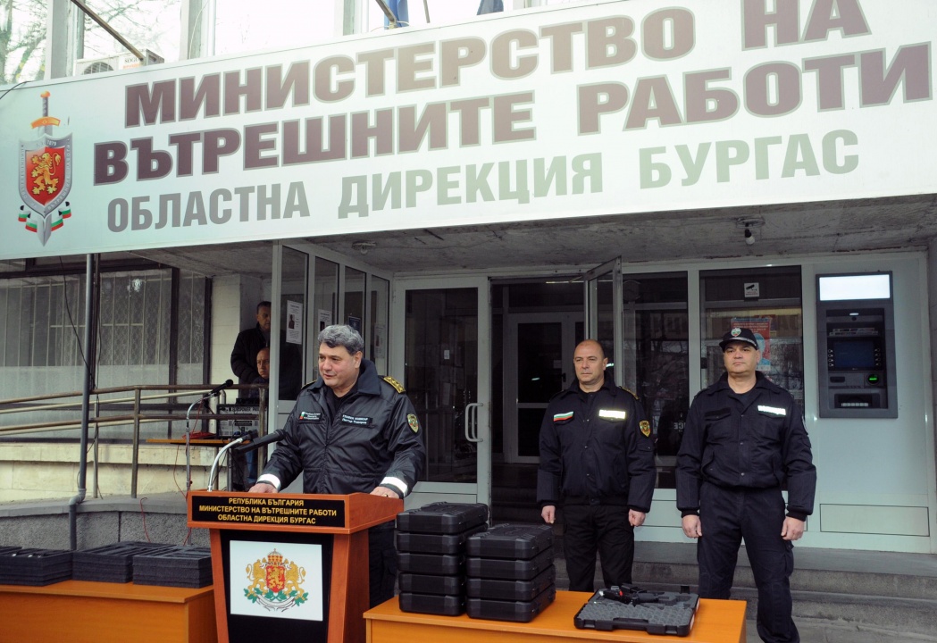 Полицията в Бургас получи нови пистолети