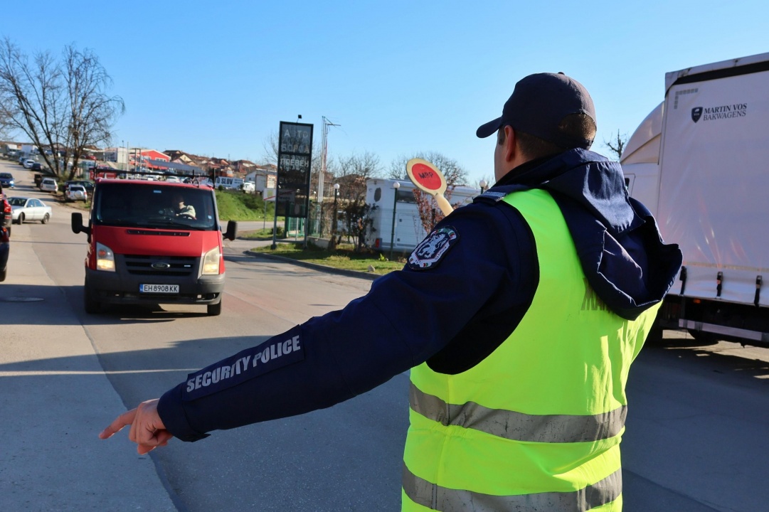Полицаи и жандармеристи със специализирана операция срещу престъпността в Плевен