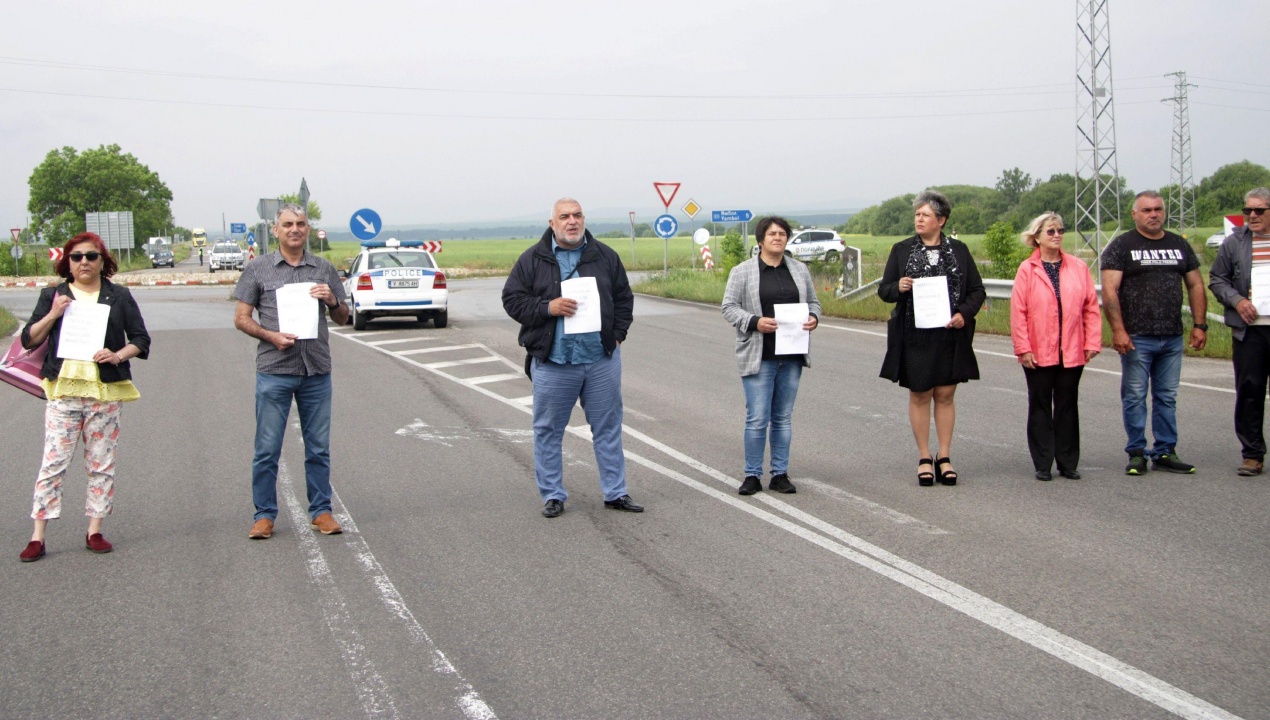 Протестиращи блокираха главен път Русе - Лесово