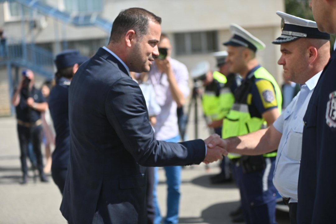 Пътните полицаи ще гонят нарушители с високоскоростни автомобили