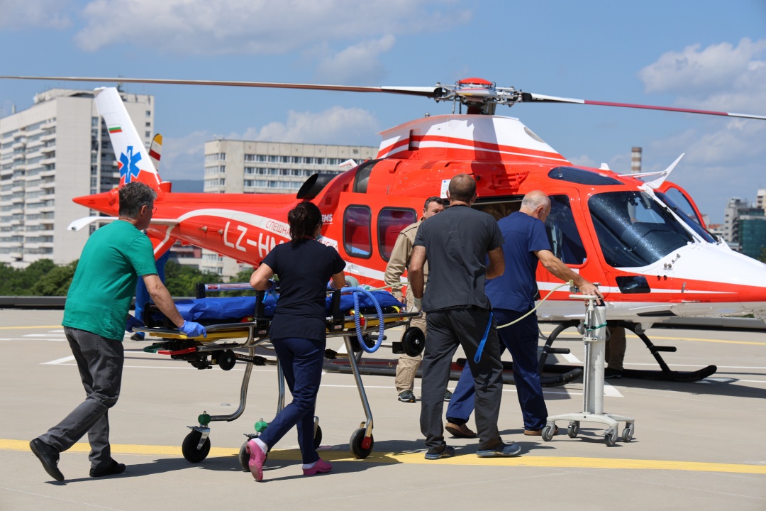 Първа спасителна мисия на въздушната линейка:  Транспортираха жена в тежко състояние от Шумен