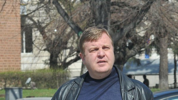 Издигнаха Каракачанов за кандидат - президент