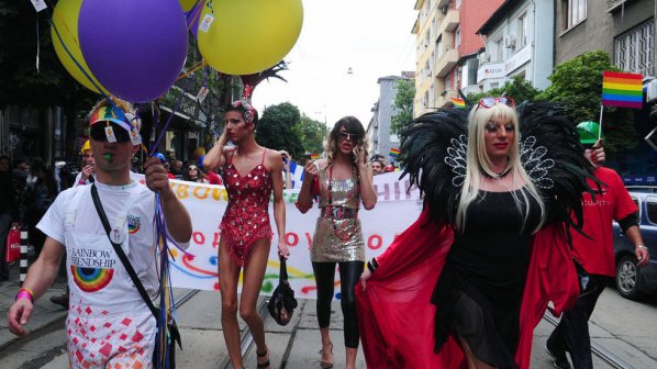 Саботират гей парада