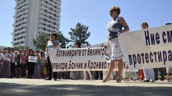 Хотелиерите в Слънчев бряг се видяха в чудо - корупцията продължава