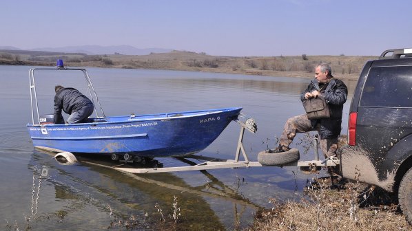 Хванаха бракониери на раци на язовир Дъбника