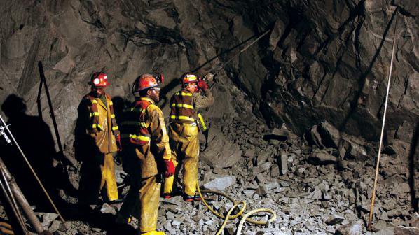 40 миньори са блокирани в 2 мини в Китай
