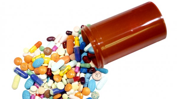 НЗОК ще се пазари за по-евтини лекарства