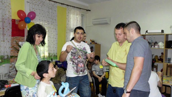 Откриха дневен център за деца в Лом