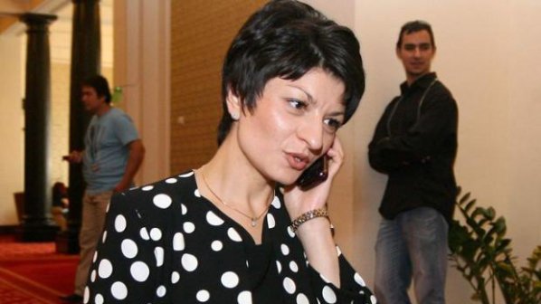 Десислава Атанасова: Списъкът с дизайнерката дрога ще се обновява адекватно