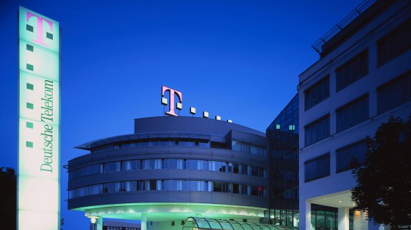 Deutsche Telekom нападна Атина