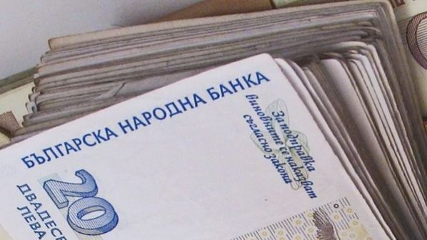 Възрастна жена даде 5000 лв. на телефонен измамник в Русе