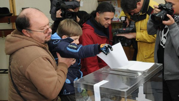 Властта призна за грешки в избирателните списъци