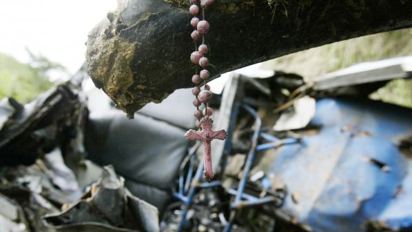 43 загинаха при автобусна катастрофа в Непал