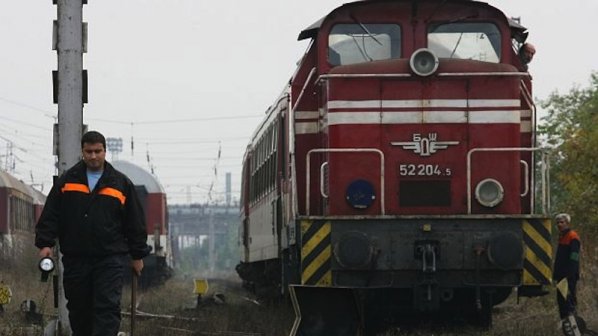 Стачката продължава. Влаковете спират пак в 8 сутринта