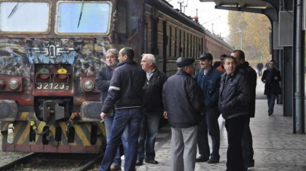 Стачката в БДЖ продължава и утре