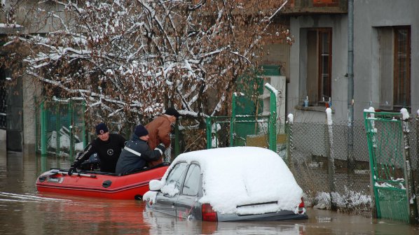 Откриха телата на изчезналото семейство от село Бисер